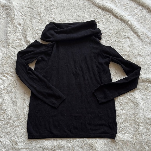 BUFFALO David Bitton Long Sleeve Shoulder Cut out Black Turtleneck Top - Picture 1 of 7